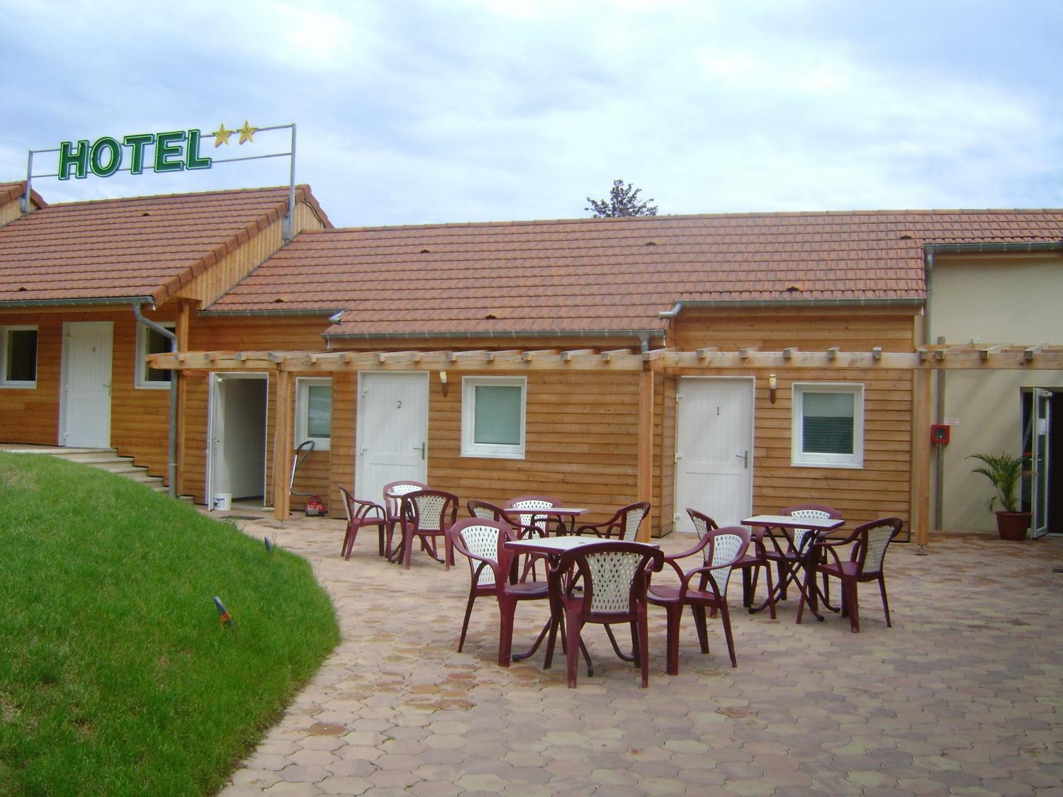 Hotel Le Richevaux Neufchateau Ngoại thất bức ảnh