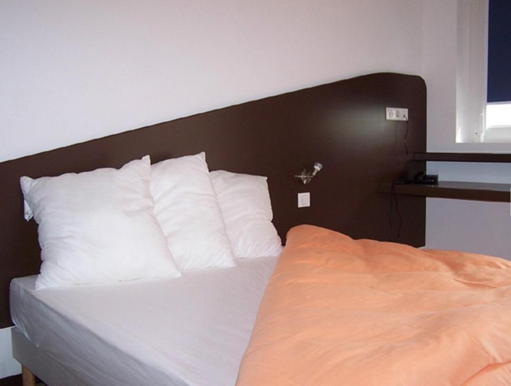Hotel Le Richevaux Neufchateau Ngoại thất bức ảnh